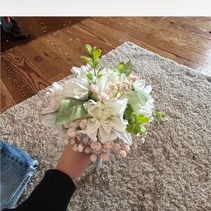 Elegant White and Pink Floral Bouquet